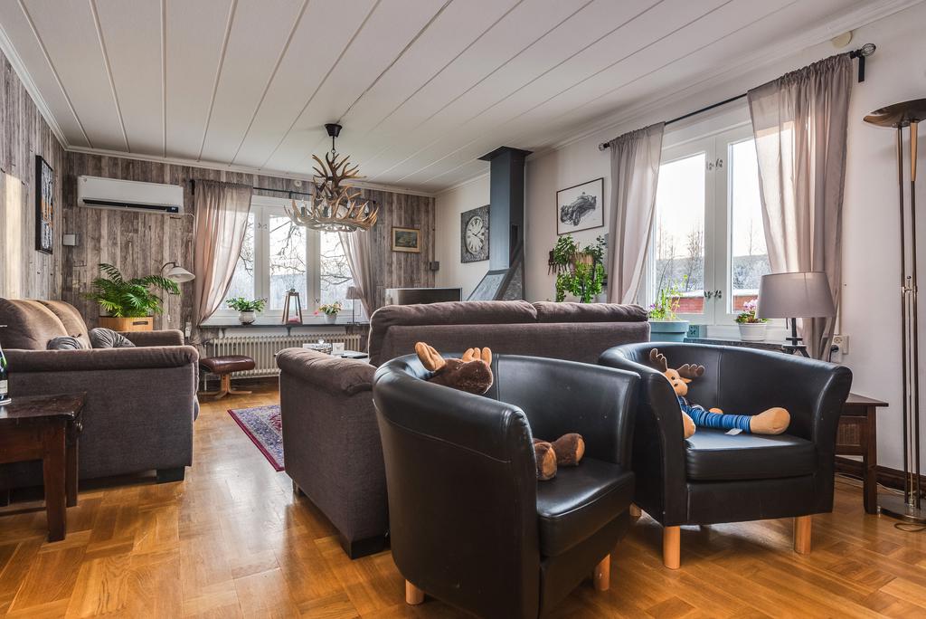 Vardagsrum med matsalsdel