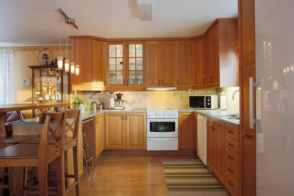 Köksdel i ek från Ikea