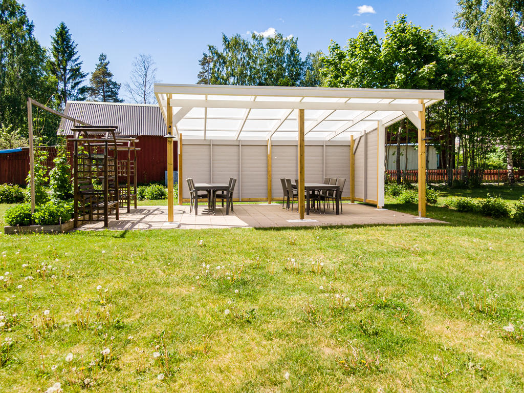 Gemensam uteplats utanför entrén