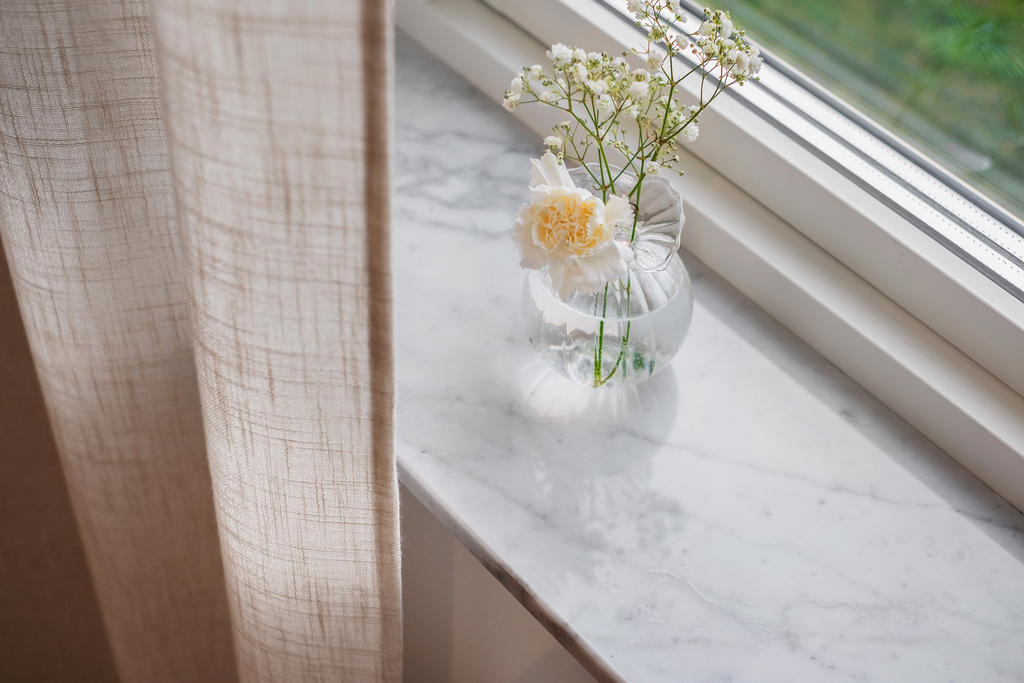 Vackra fönsterbrädor förstärker känslan av väl genomtänkta tillval av kvalitet.