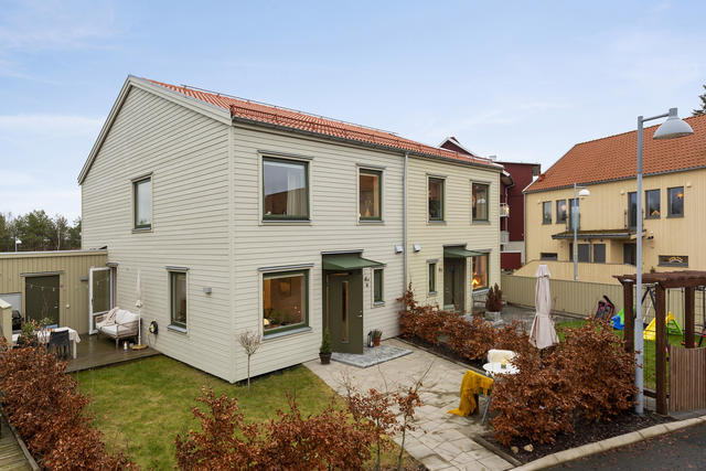 Välkommen till mysiga Tåbäcksvägen 4A!