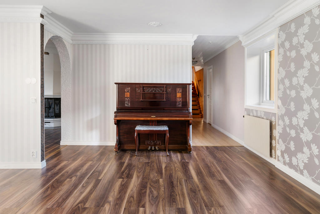 Från delen där tidigare två sovrum varit.