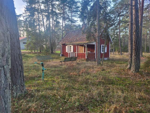 Den gamla stugan i sämre skick