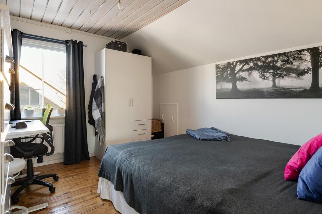 Sovrum 2 på ovanvåningen