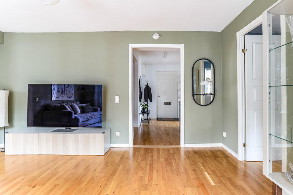 Vardagsrum mot hallen