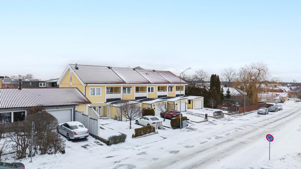 Centralt radhus i attraktiva Gamla Norr, intill Stadsparken