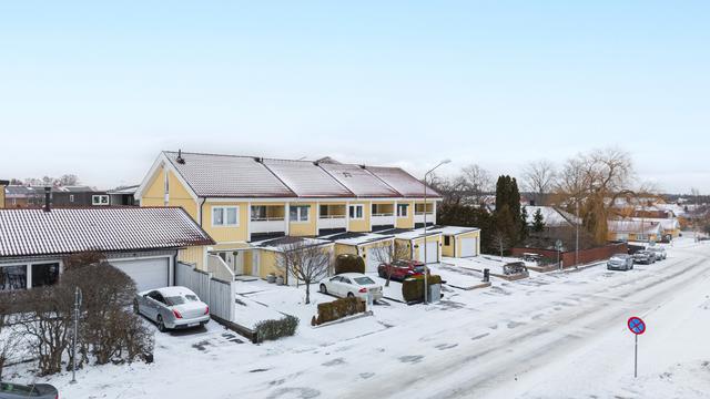 Centralt radhus i attraktiva Gamla Norr, intill Stadsparken