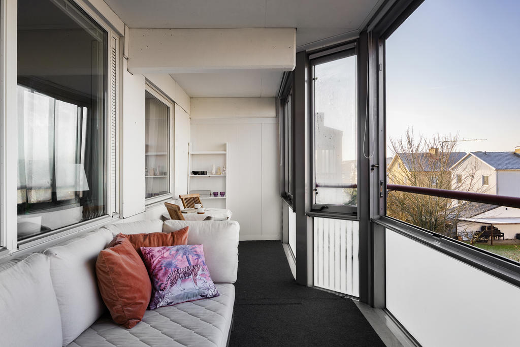 Stor inglasad balkong