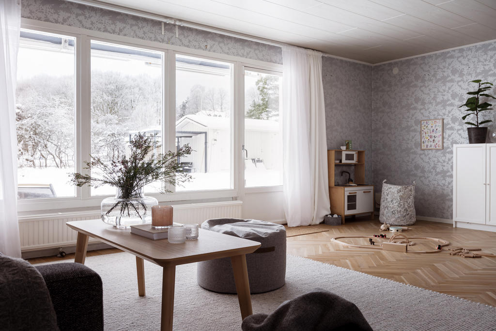 Vardagsrummet har en mycket generös storlek.
