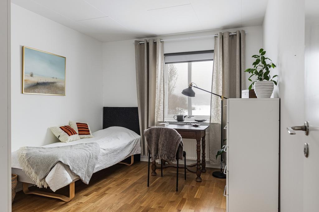 Sovrum 1 på övervåning