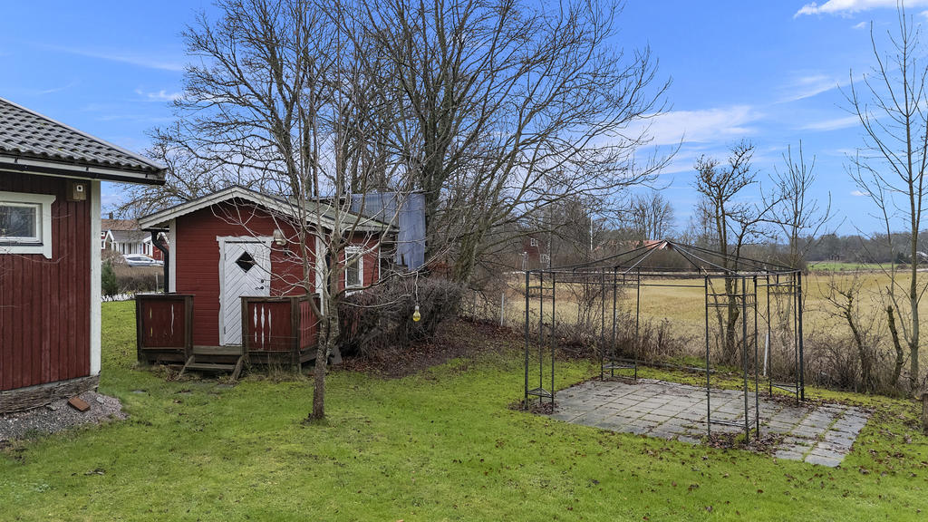 Trädgård mot öppna vyer