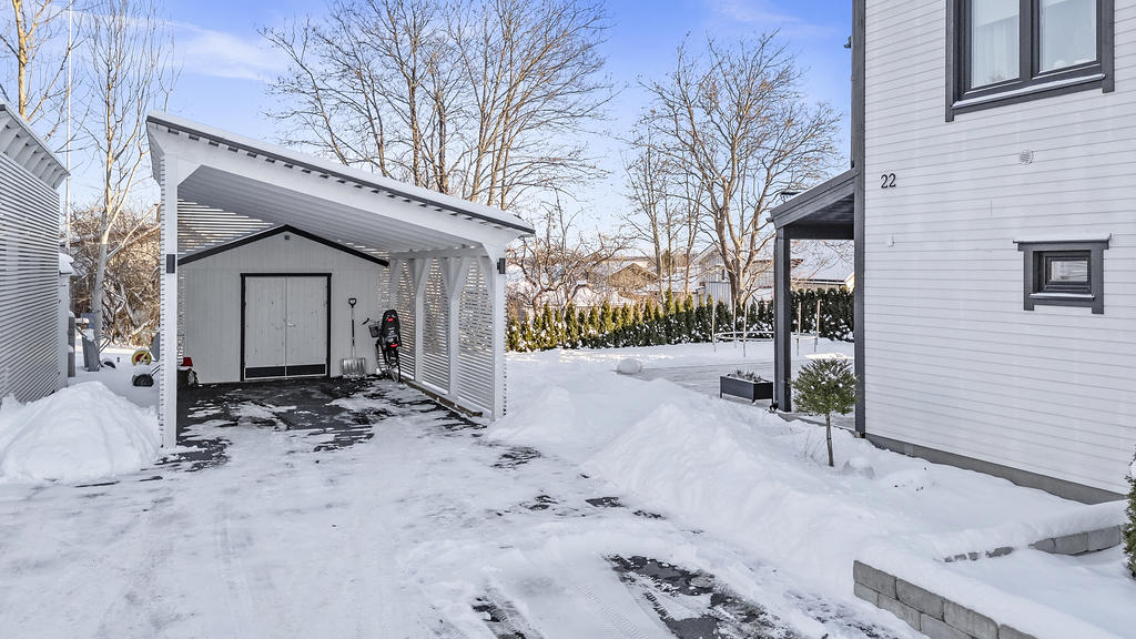 Carport med förråd