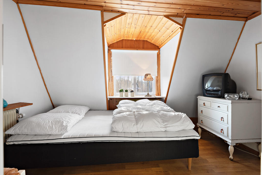 Sovrum 2 övre plan 
