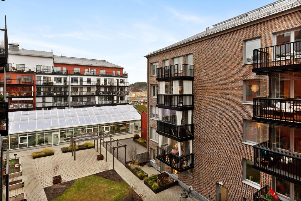 Vy från balkongen mot orangeriet 