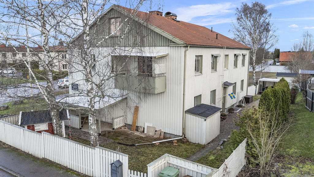 Bodar runt huset