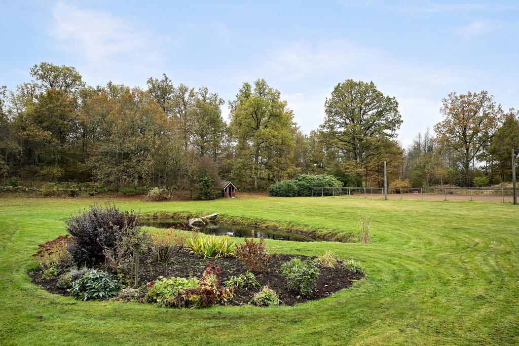 Stor härlig trädgårdstomt