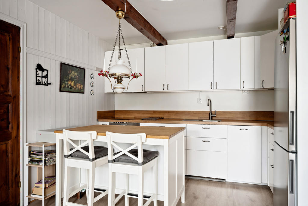 Lägenhet 1: Kök med matplats