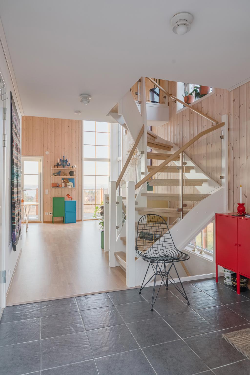 Vy från hall mot allrum