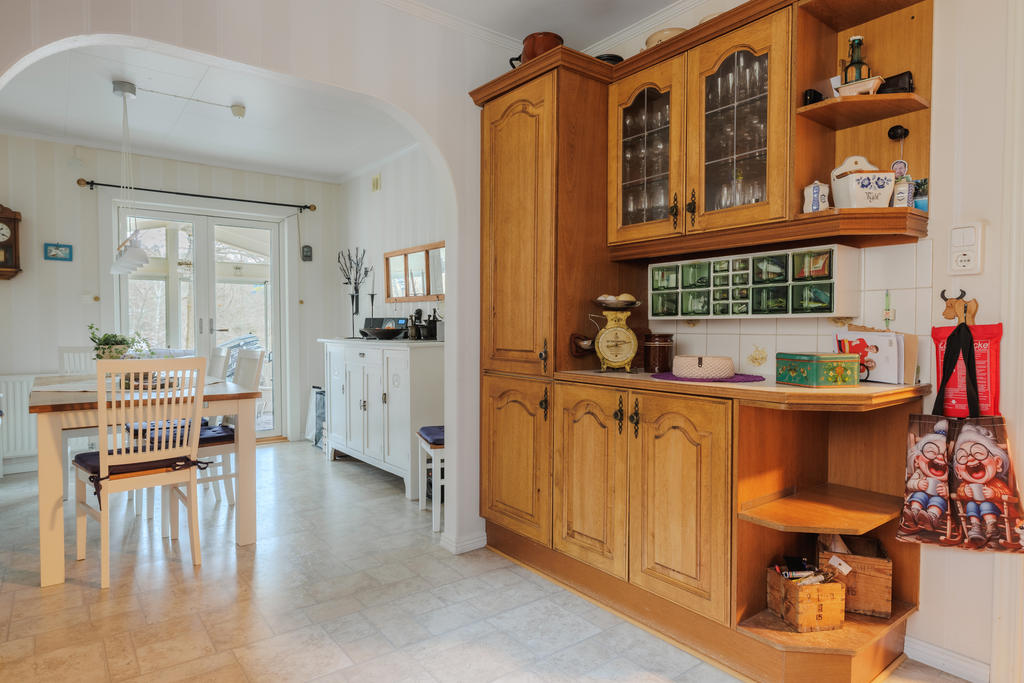 Utgång till inglasat uterum 