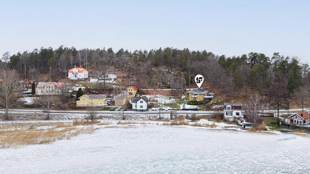 Souterrängvilla med fantastik vy över Gamlebyviken!