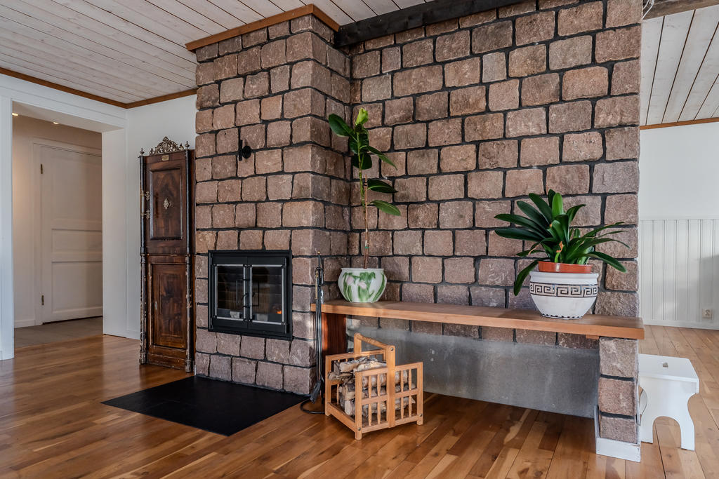 Braskamin i vardagsrummet