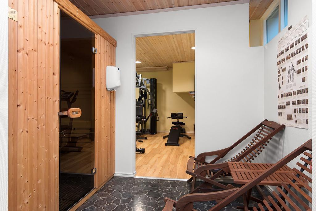 Gemensamt gym och bastu.