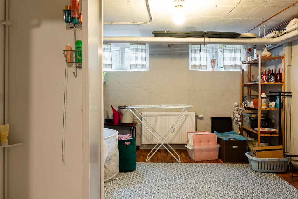 Tvättstuga med duschkabin