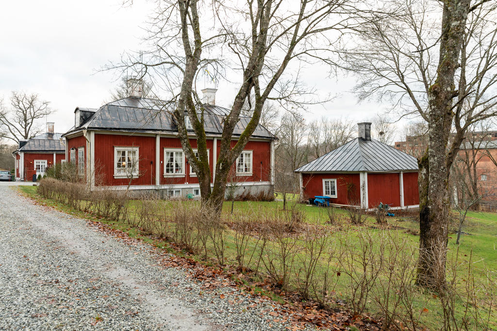 Baksida huset/trädgård