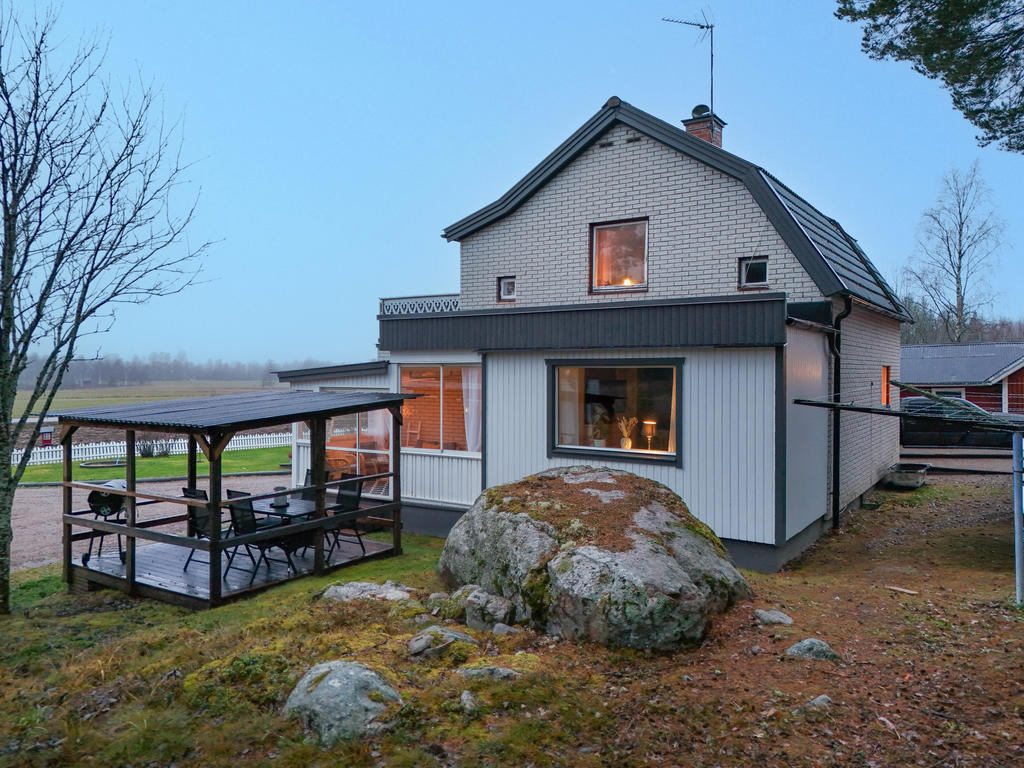 Vy mot fasad i öst. 