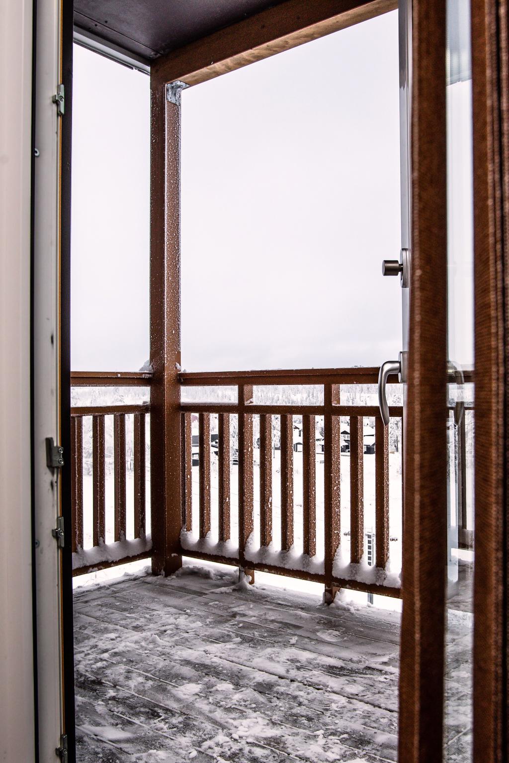 Från balkongen ni bra koll på hur lång/kort kön är i liften...