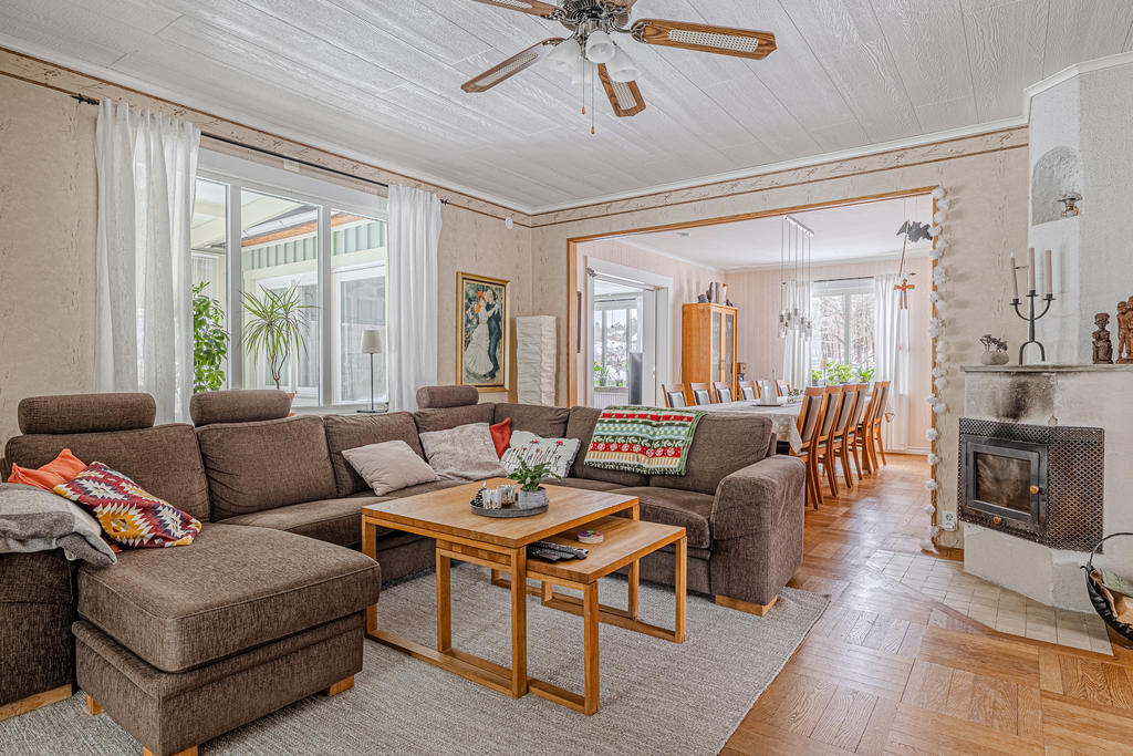 Öppet och socialt entréplan - perfekt för familjelivet och sociala tillställningar