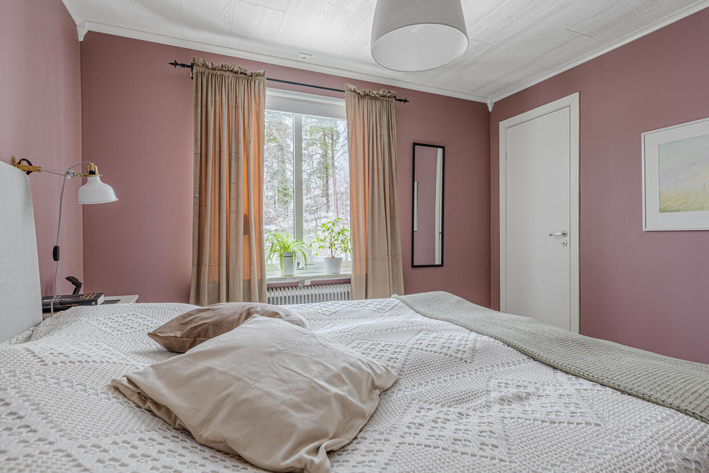 Klädkammare i anslutning till sovrummet 