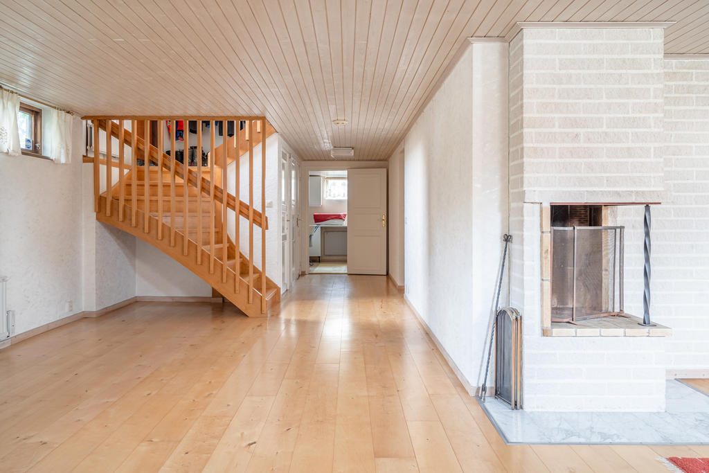 TV-rum i källaren...