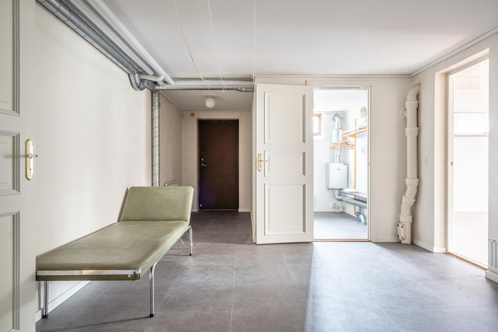 Groventrén till vänster