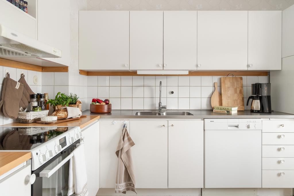 Bra arbetsyta på en rostfri diskbänk.