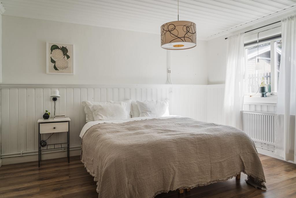 Sovrum på nedre plan