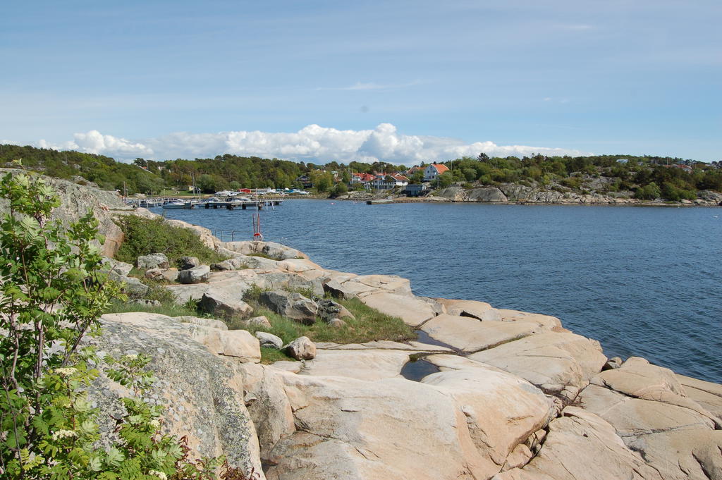 Två populära badplatser inom promenad/cykelavstånd Ganlet och Rörvik