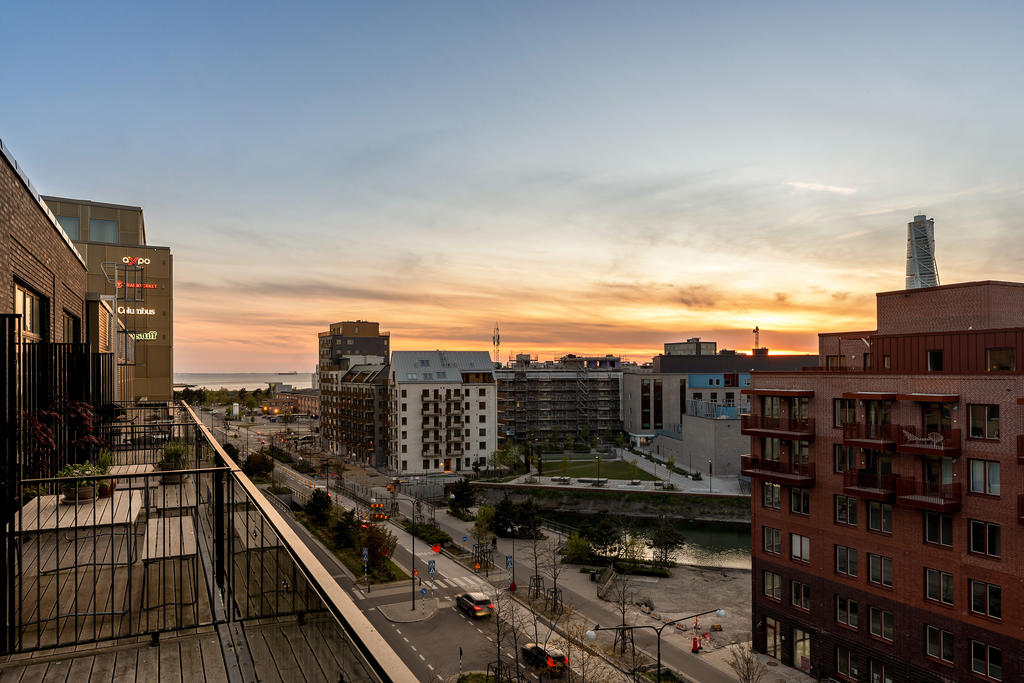 Föreningens gemensamma takterrass bjuder in till fantastiska vyer och avkoppling.  