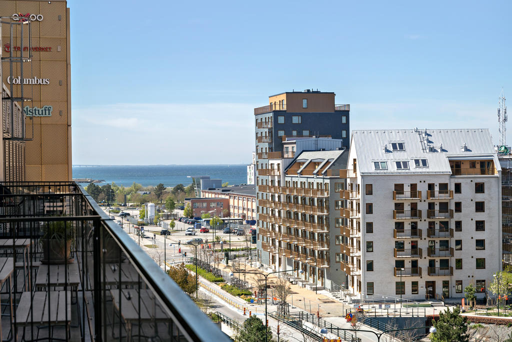 Utsikt mot havet och Öresundsbron. 