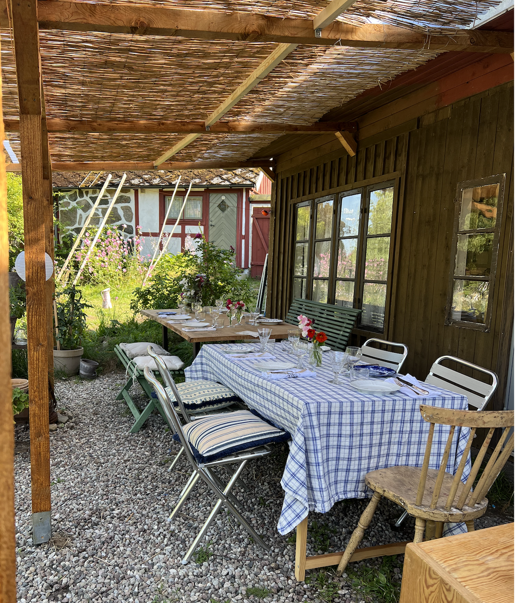 Pergola utanför butiken