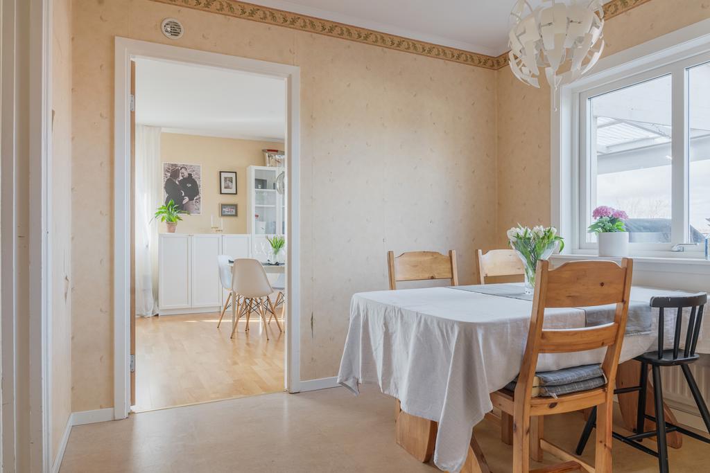 Matplats mot vardagsrum 