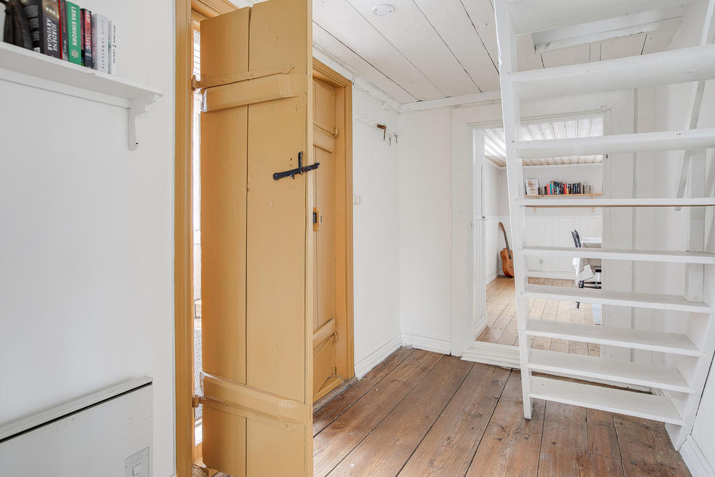 trappa till andra våningen