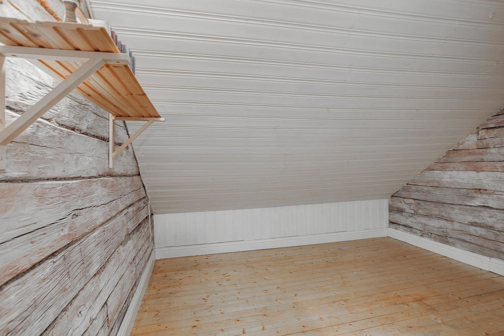 Allrum på ovanvåning eller sovalkov