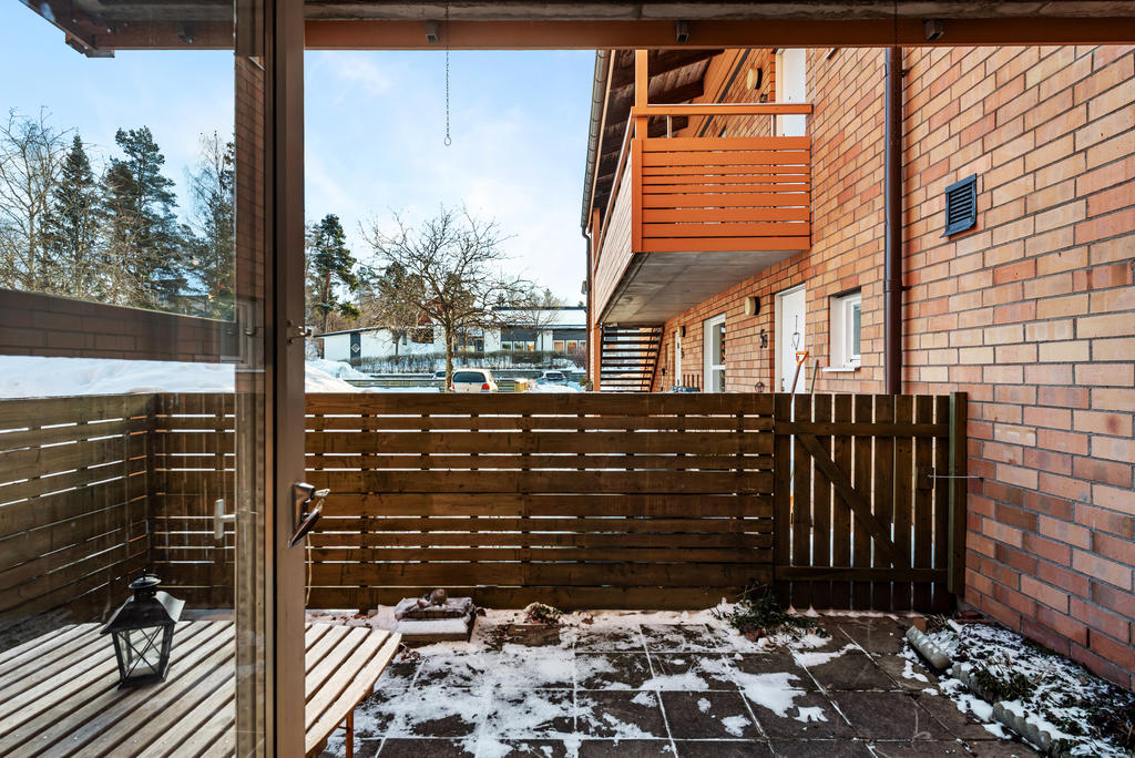 Här finns plats för blomkrukor och odlingslådor. 