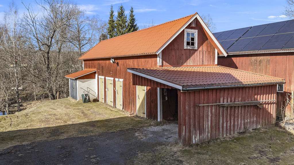 Förvaring och carport