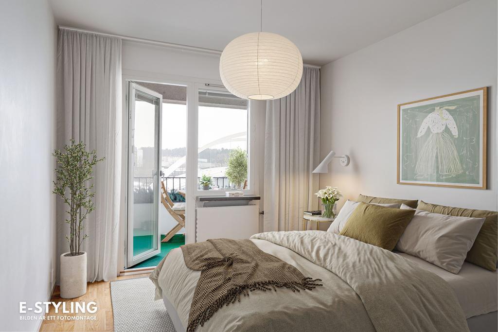 Sovrum 1 med utgång till balkong