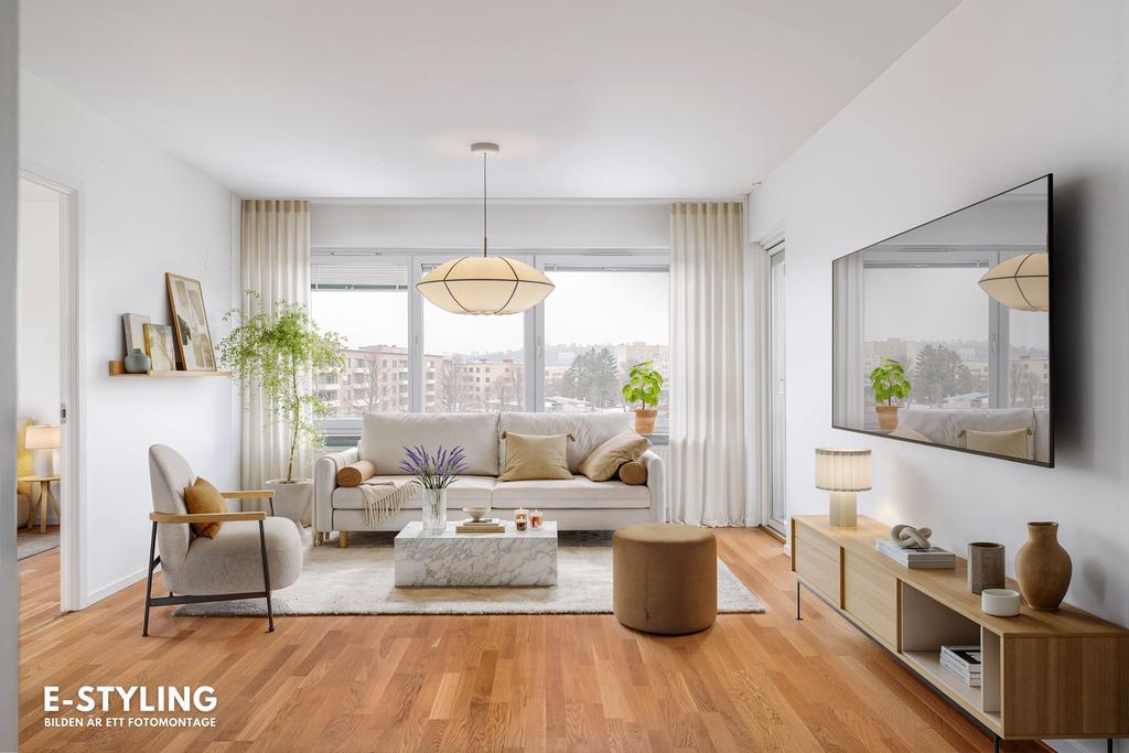 Vardagsrum med utgång till balkong 