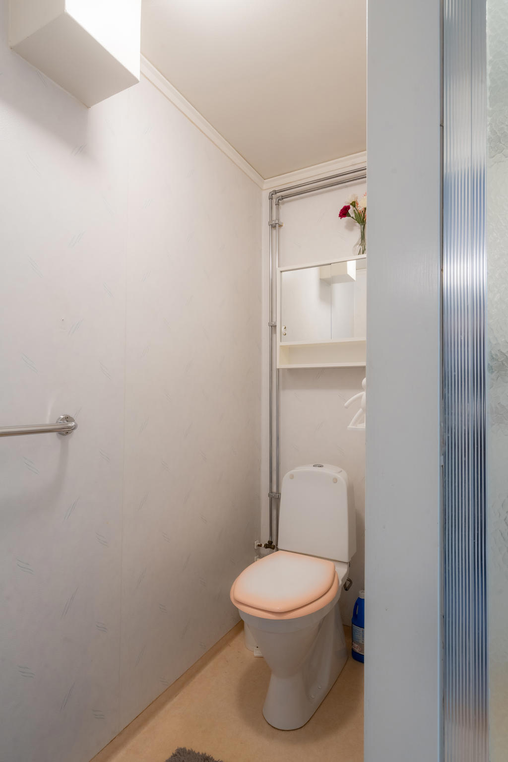 WC i delvis avskilt utrymme