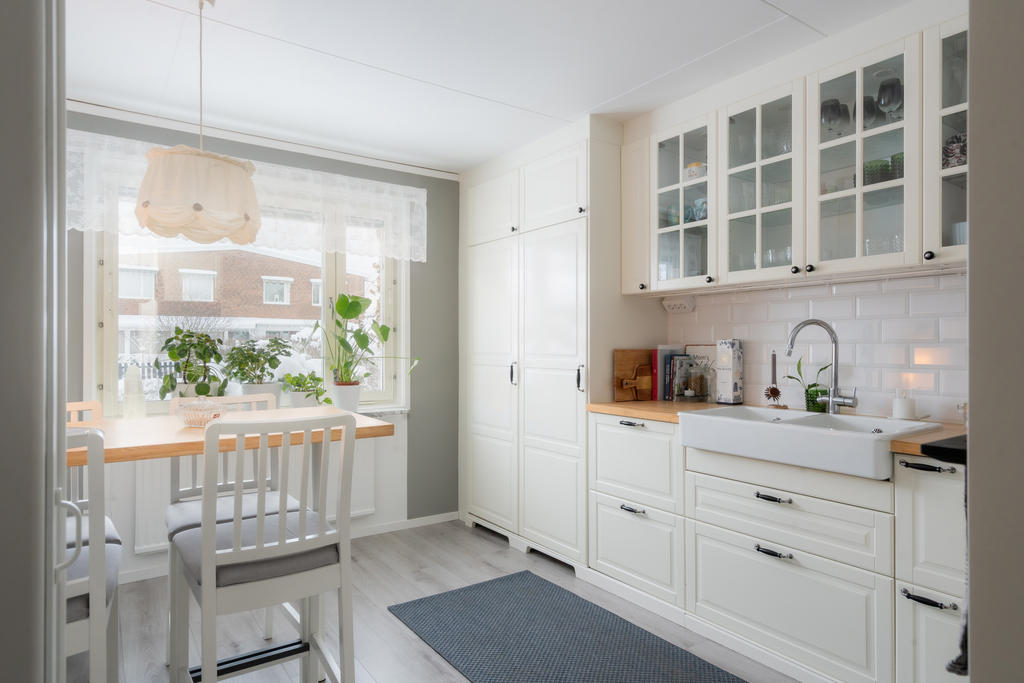 Integrerad kyl och frys som smälter in i inredningen.