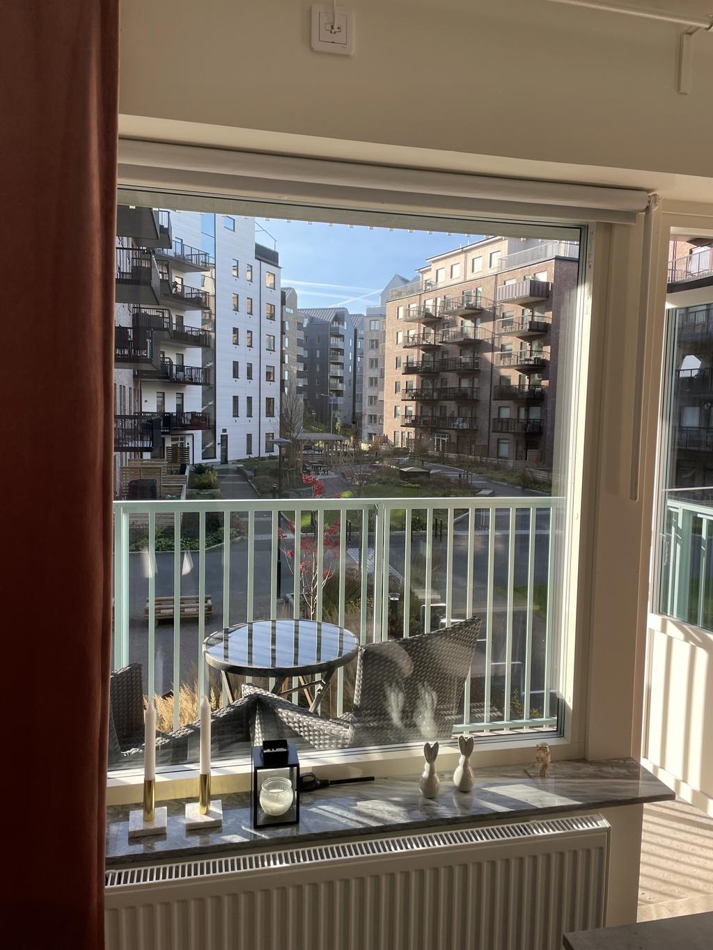 Soligt läge och utsikt över gården
Säljarnas egna bild